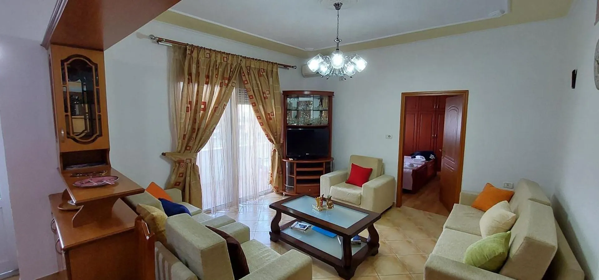 Shehu Guest House Downtownn Αργυρόκαστρο